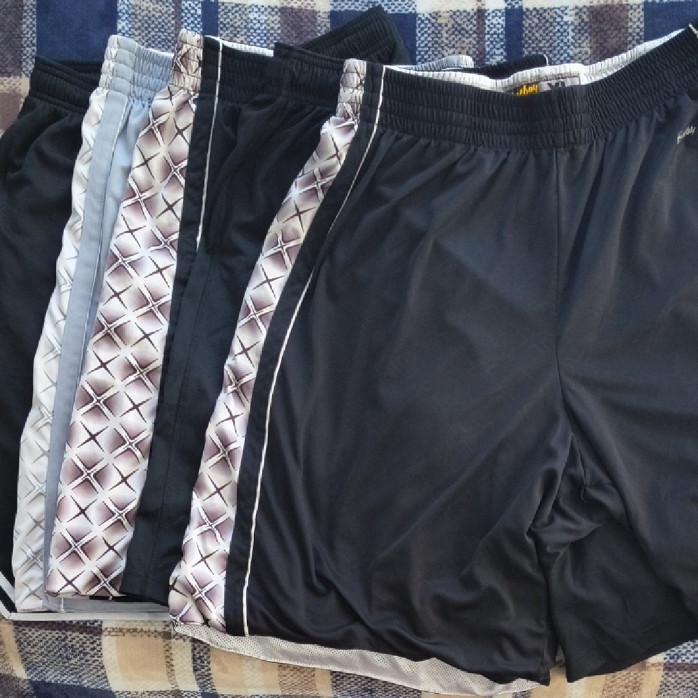 Nike Men's Black and Gray Patterned Athletic Shorts
